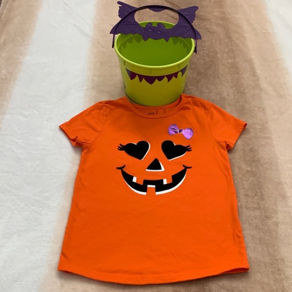 Halloween T-shirt & bucket / basket for candy